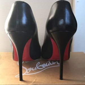 Louboutin black pigalle